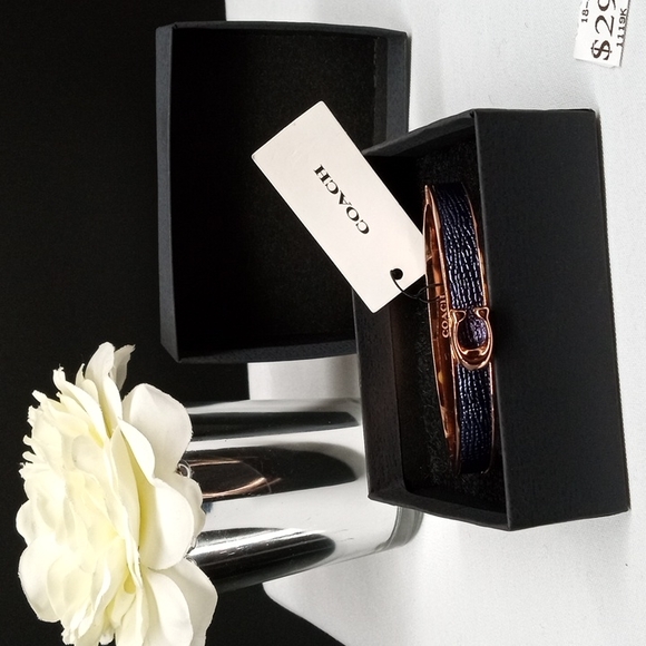 COACH ENAMEL BRACELET IN MIDNIGHT BLUE LEATHER WITH ROSE GOLD HARDWARE - Picture 12 of 12